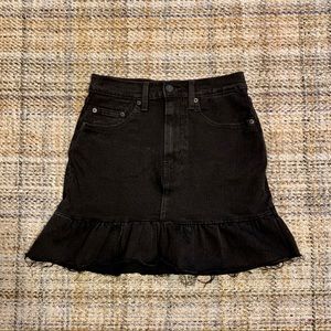 Levi’s blacks ruffle mini skirt
